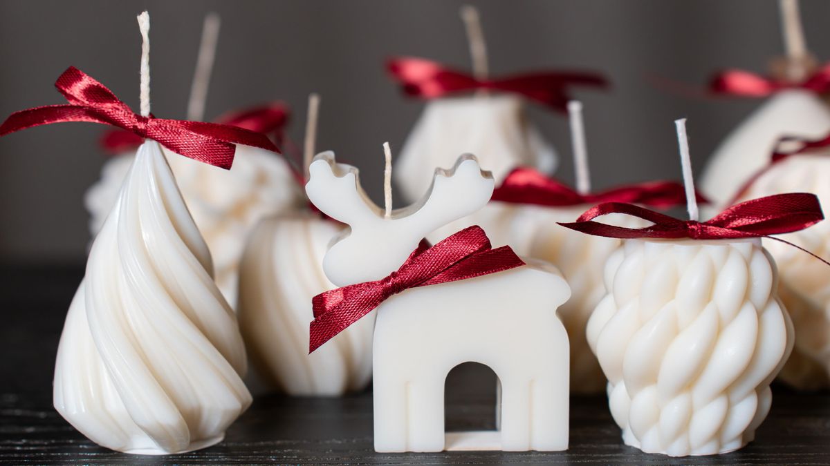 Vyrobte si vánoční svíčky doma. Rozsvítit je můžete až na Štědrý den